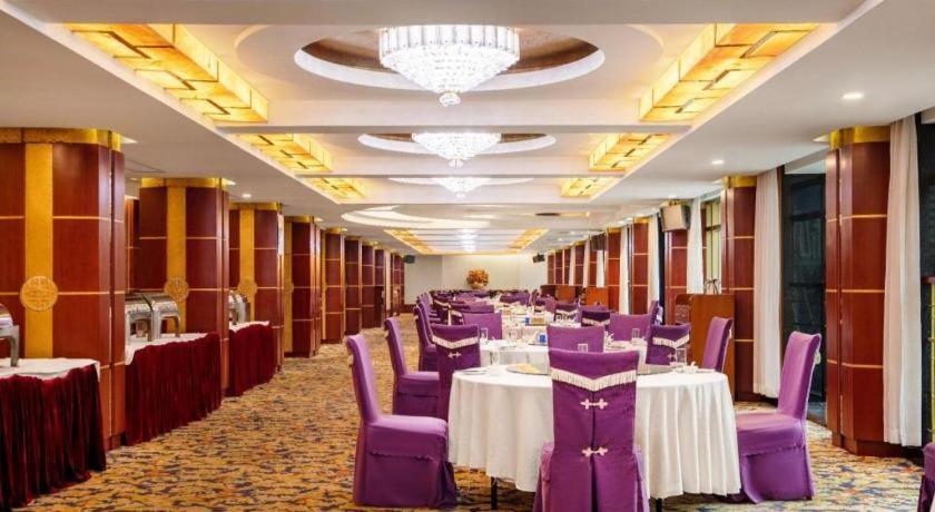 Jinrong International Hotel 4*